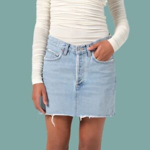 AGOLDE- V Waist Mini Skirt in Force